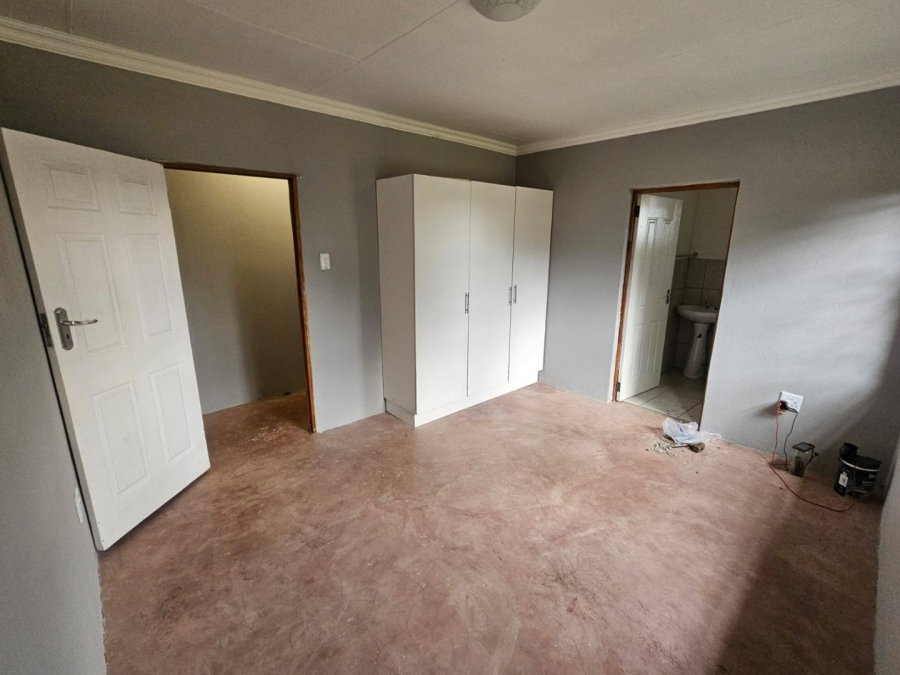 To Let 4 Bedroom Property for Rent in Laezonia Gauteng