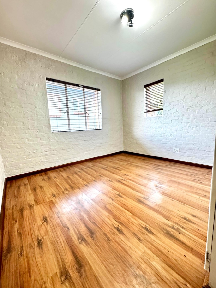 To Let 2 Bedroom Property for Rent in Erasmuskloof Gauteng