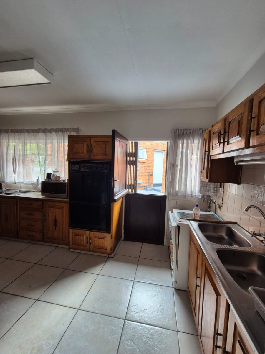 3 Bedroom Property for Sale in Rooihuiskraal Gauteng