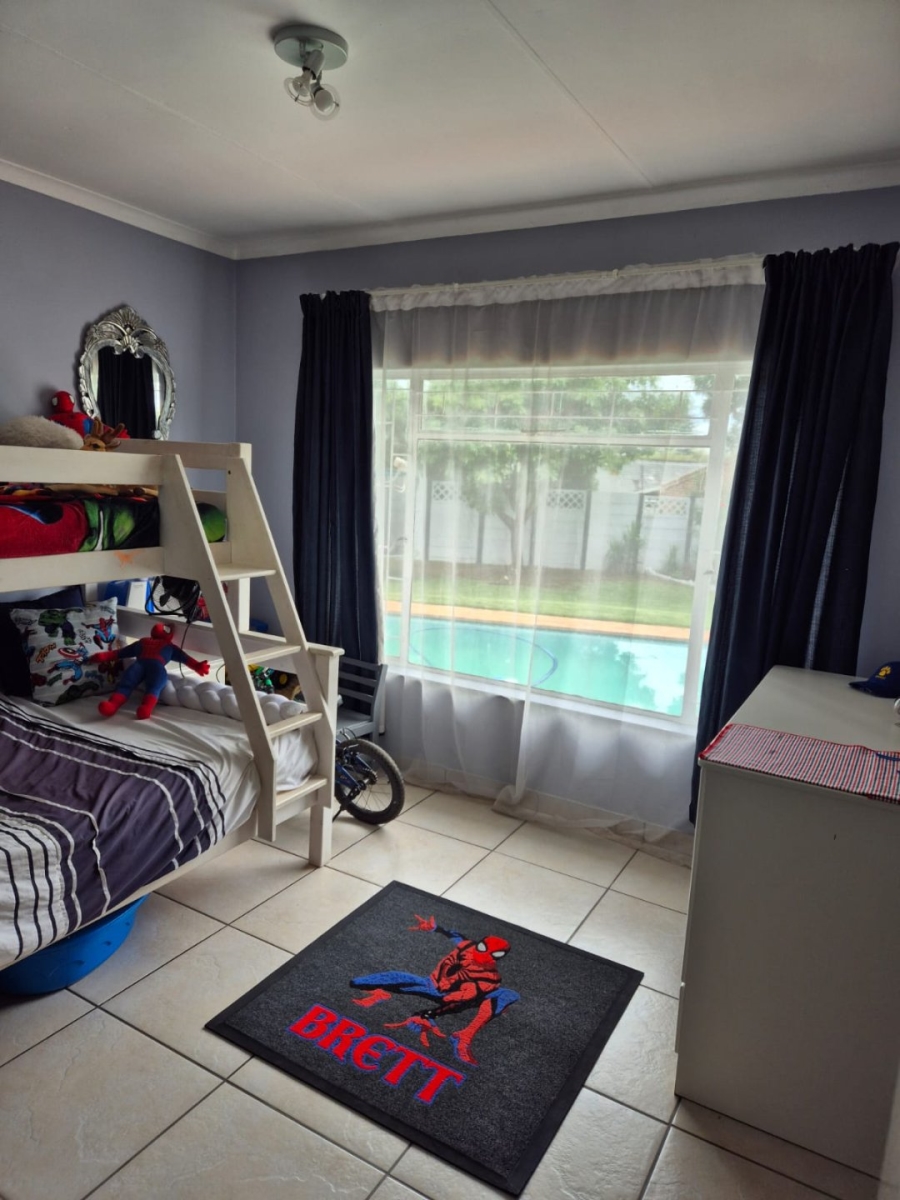 3 Bedroom Property for Sale in Rooihuiskraal Gauteng