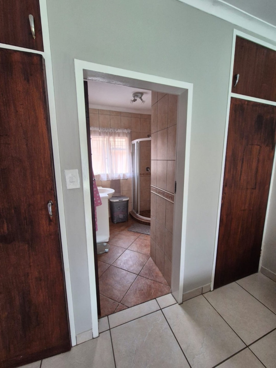 3 Bedroom Property for Sale in Rooihuiskraal Gauteng