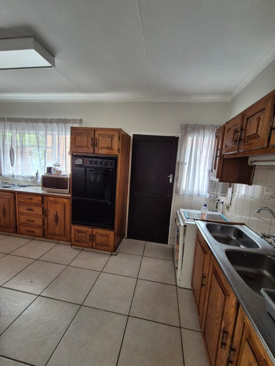 3 Bedroom Property for Sale in Rooihuiskraal Gauteng