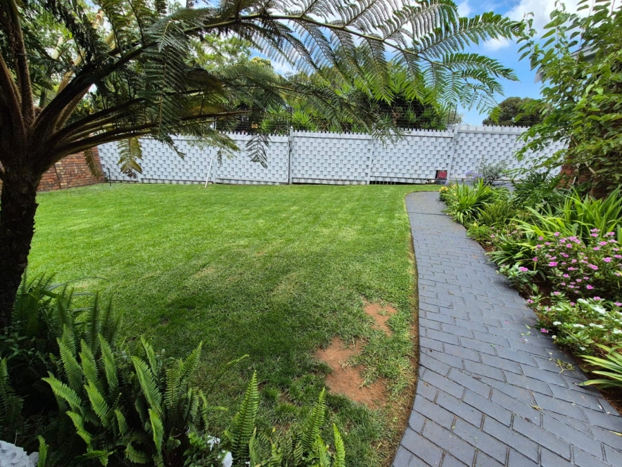 3 Bedroom Property for Sale in Rooihuiskraal Gauteng