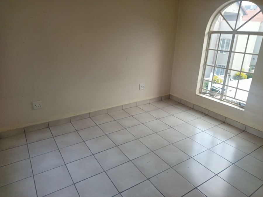 To Let 3 Bedroom Property for Rent in Noordwyk Gauteng