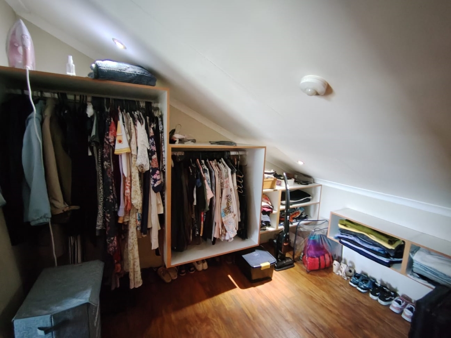 2 Bedroom Property for Sale in Rooihuiskraal North Gauteng