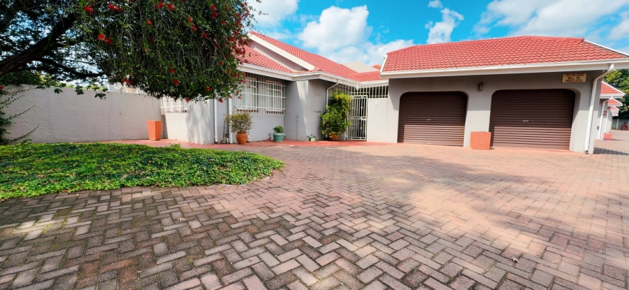 3 Bedroom Property for Sale in Three Rivers Proper Gauteng