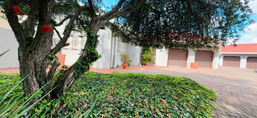 3 Bedroom Property for Sale in Three Rivers Proper Gauteng