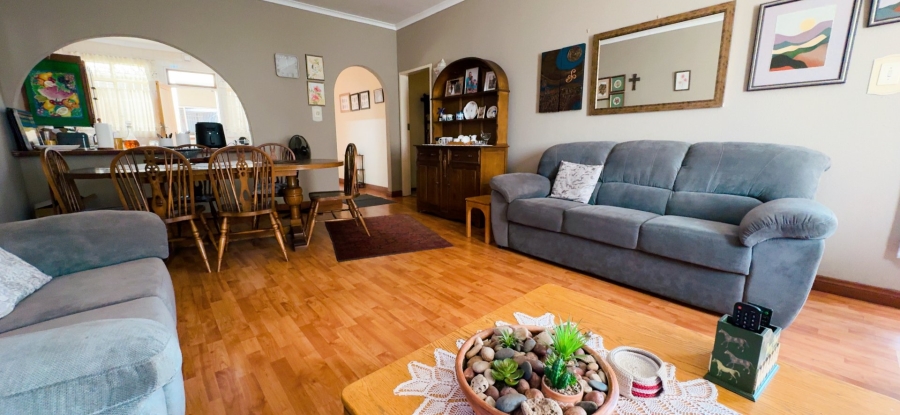 3 Bedroom Property for Sale in Three Rivers Proper Gauteng