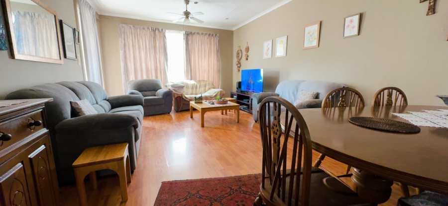 3 Bedroom Property for Sale in Three Rivers Proper Gauteng