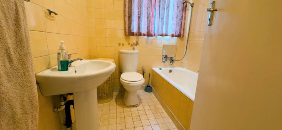 3 Bedroom Property for Sale in Three Rivers Proper Gauteng