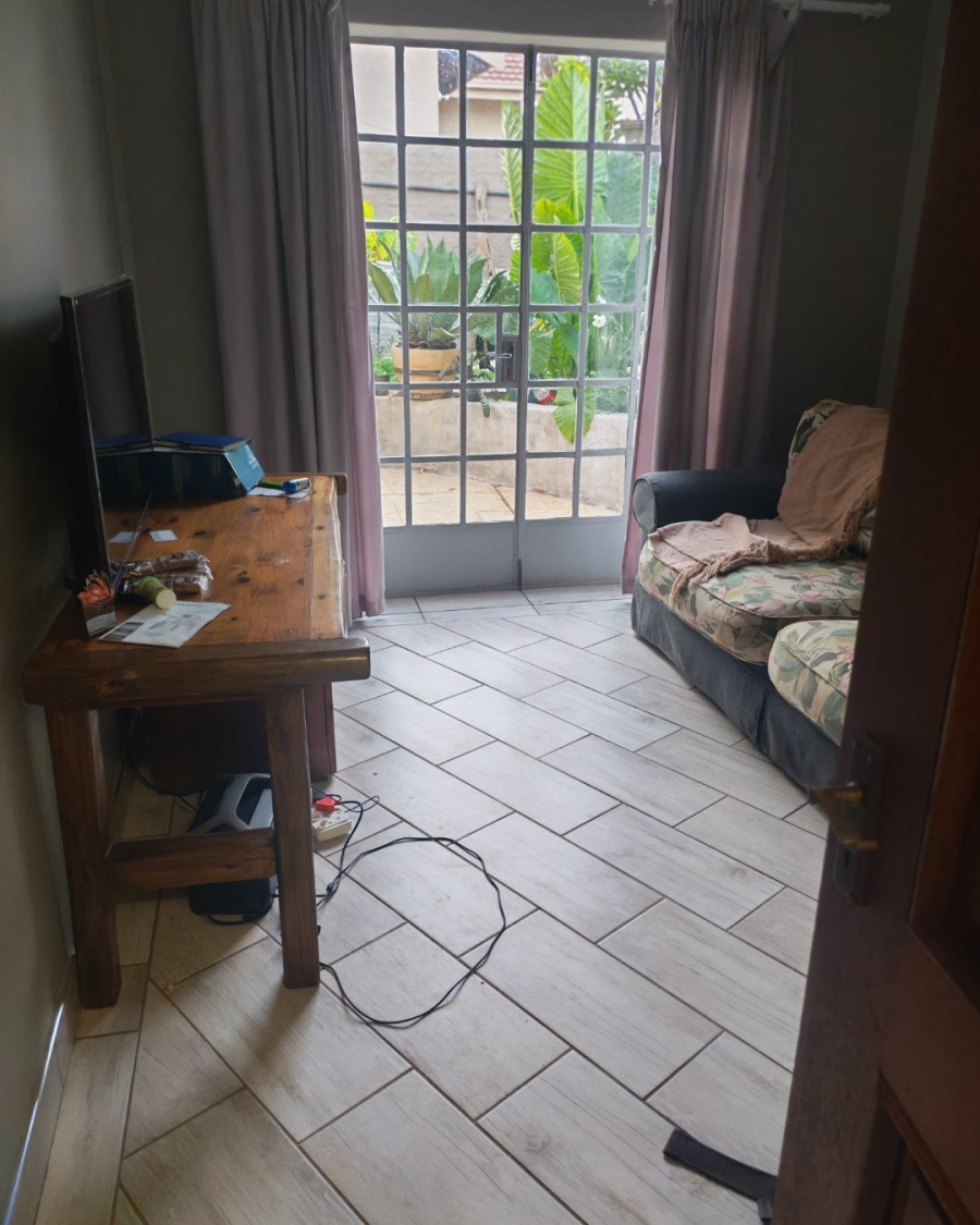 To Let 3 Bedroom Property for Rent in Constantia Park Gauteng
