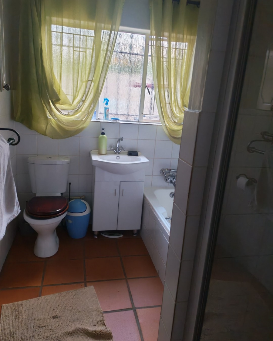To Let 3 Bedroom Property for Rent in Constantia Park Gauteng
