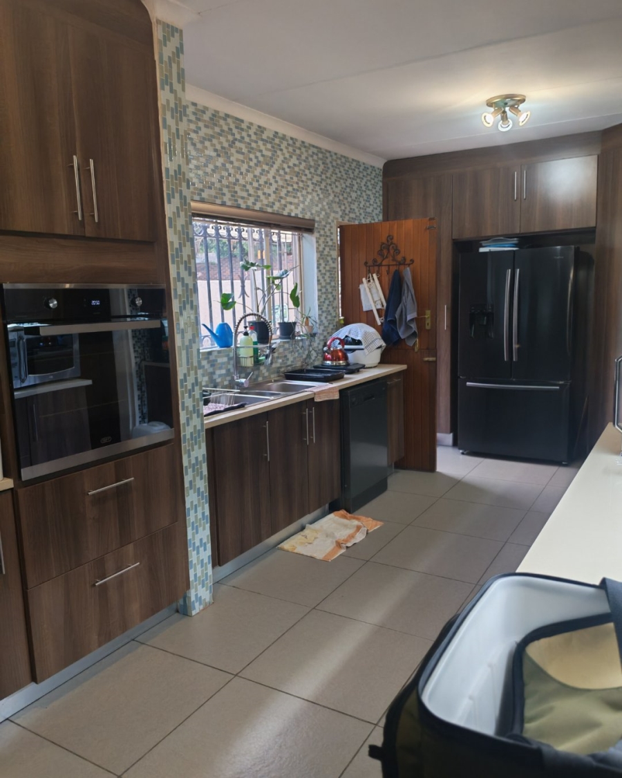 To Let 3 Bedroom Property for Rent in Constantia Park Gauteng