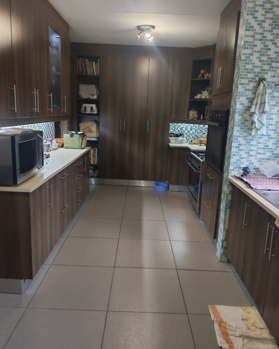 To Let 3 Bedroom Property for Rent in Constantia Park Gauteng