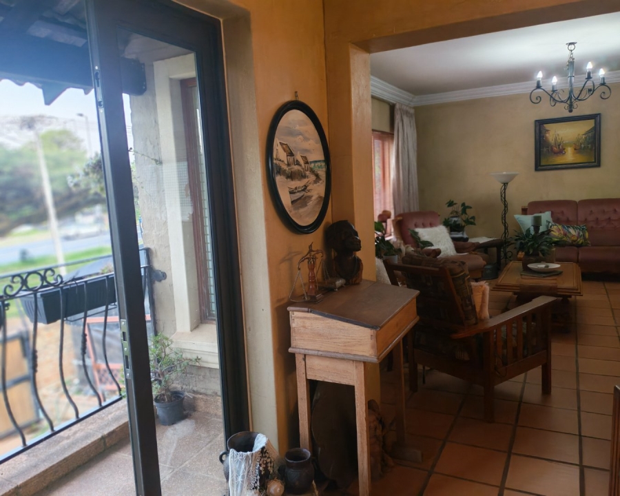 To Let 3 Bedroom Property for Rent in Constantia Park Gauteng