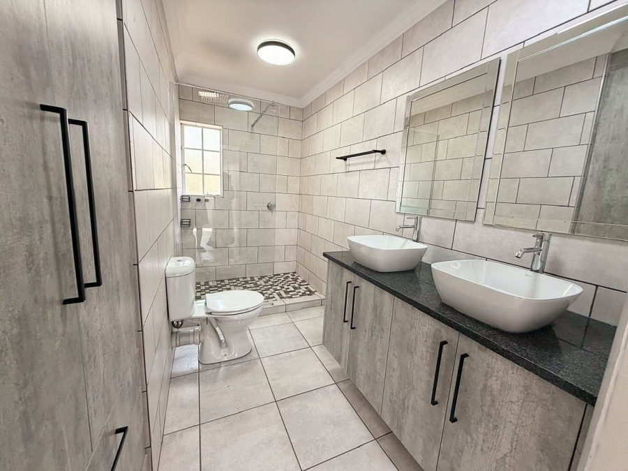 2 Bedroom Property for Sale in Rietvalleirand Gauteng