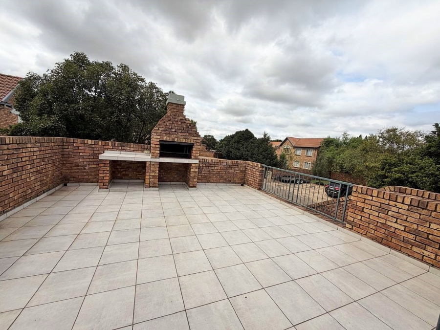 2 Bedroom Property for Sale in Rietvalleirand Gauteng