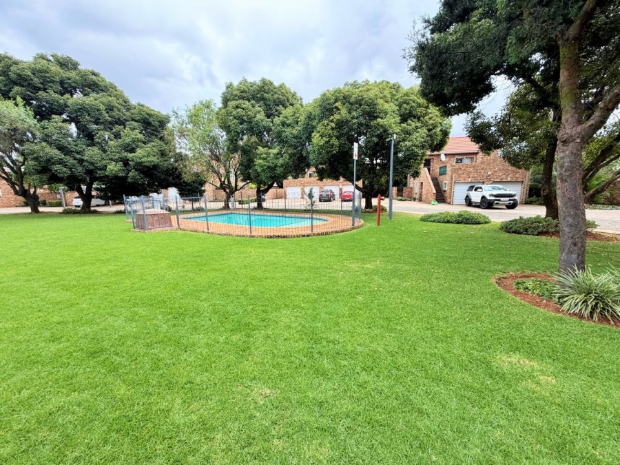 2 Bedroom Property for Sale in Rietvalleirand Gauteng