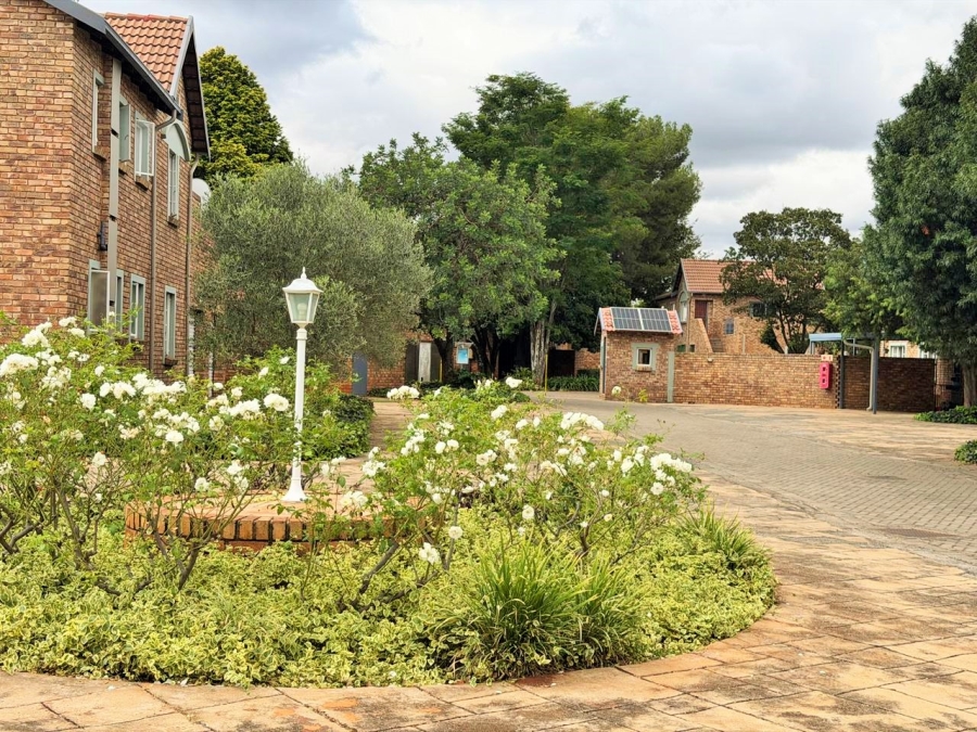 2 Bedroom Property for Sale in Rietvalleirand Gauteng