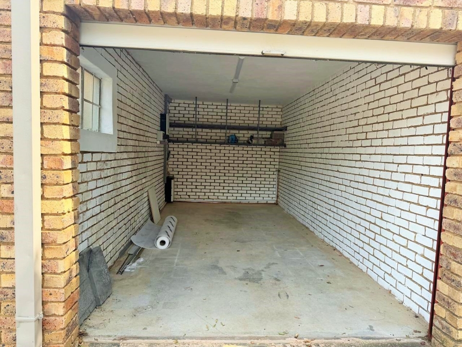 2 Bedroom Property for Sale in Rietvalleirand Gauteng