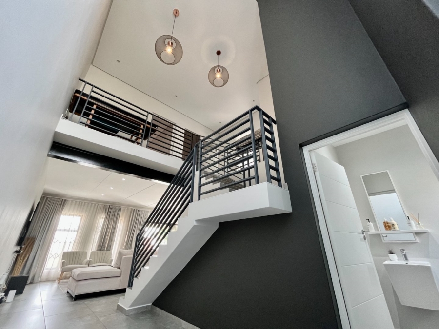 3 Bedroom Property for Sale in Crowthorne AH Gauteng