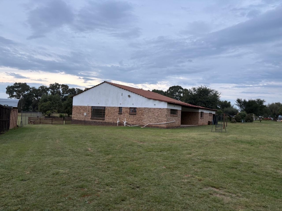 To Let 4 Bedroom Property for Rent in Shangrila Gauteng