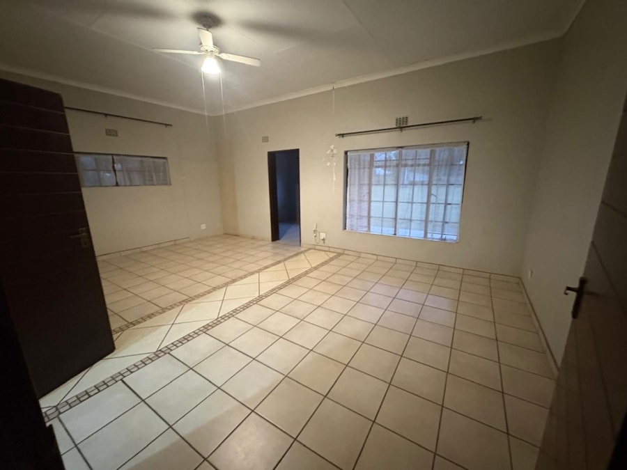 To Let 4 Bedroom Property for Rent in Shangrila Gauteng