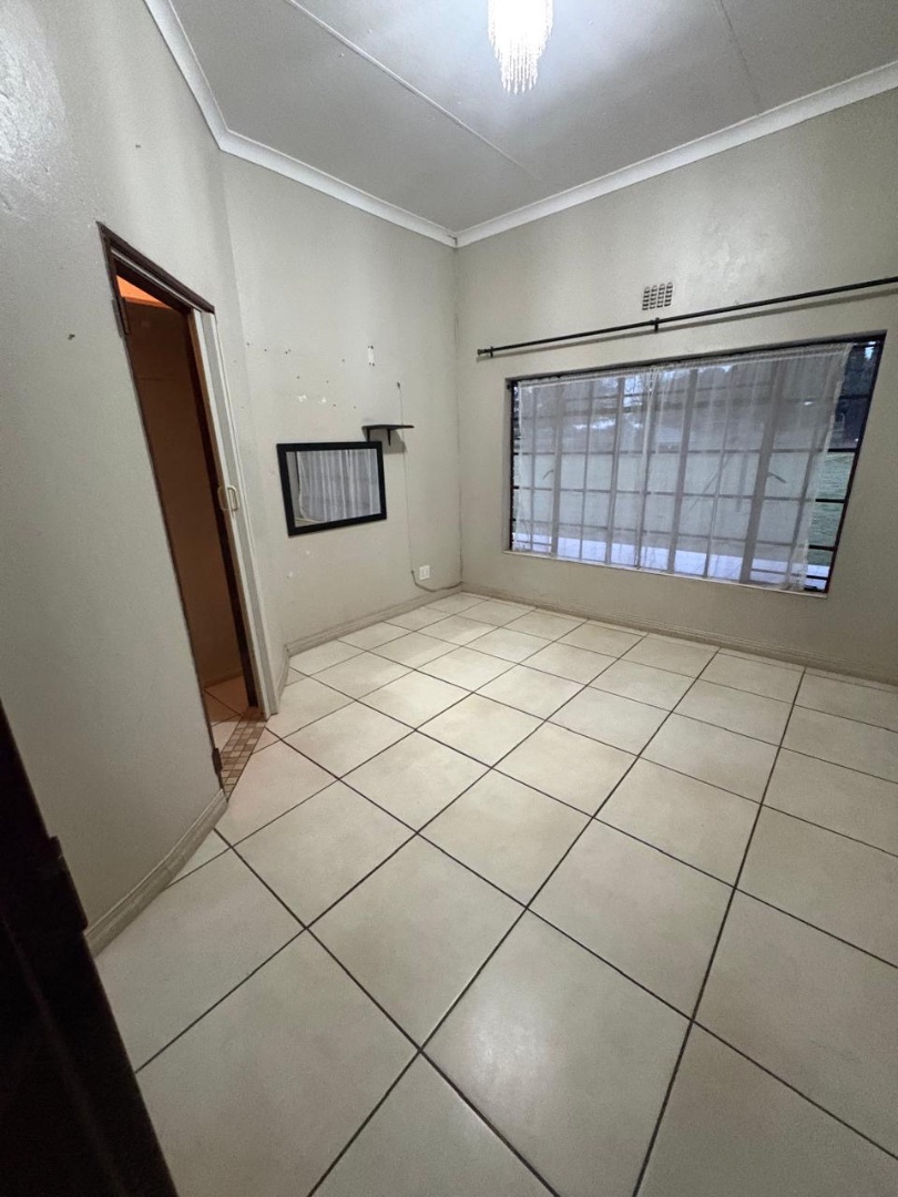 To Let 4 Bedroom Property for Rent in Shangrila Gauteng