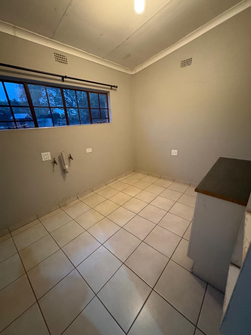 To Let 4 Bedroom Property for Rent in Shangrila Gauteng
