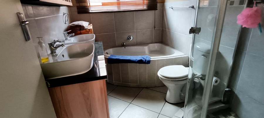 3 Bedroom Property for Sale in Riversdale Gauteng