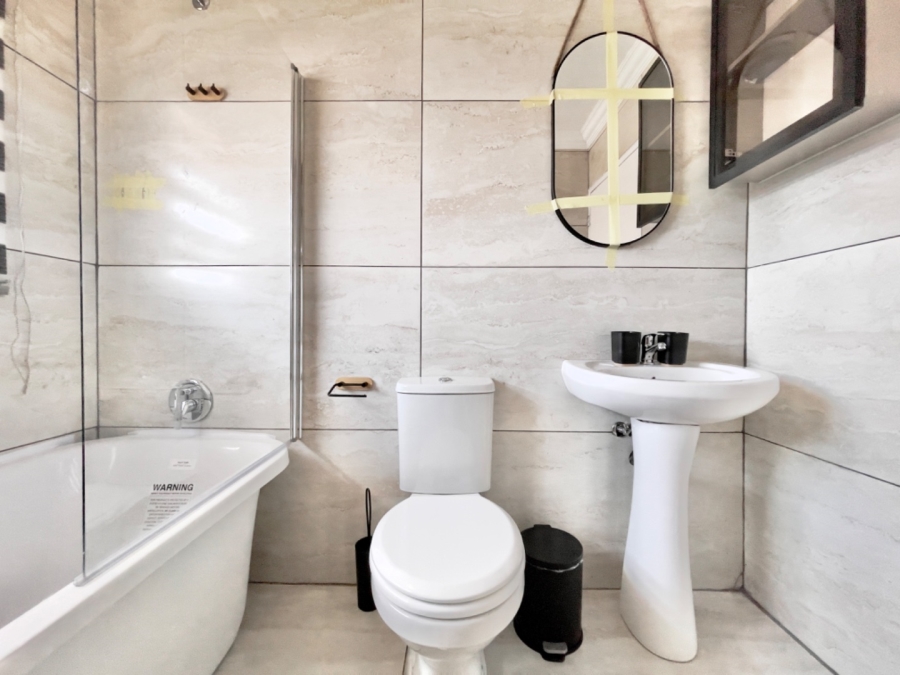 To Let  Bedroom Property for Rent in Bonaero Park Gauteng