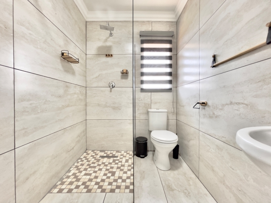 To Let  Bedroom Property for Rent in Bonaero Park Gauteng