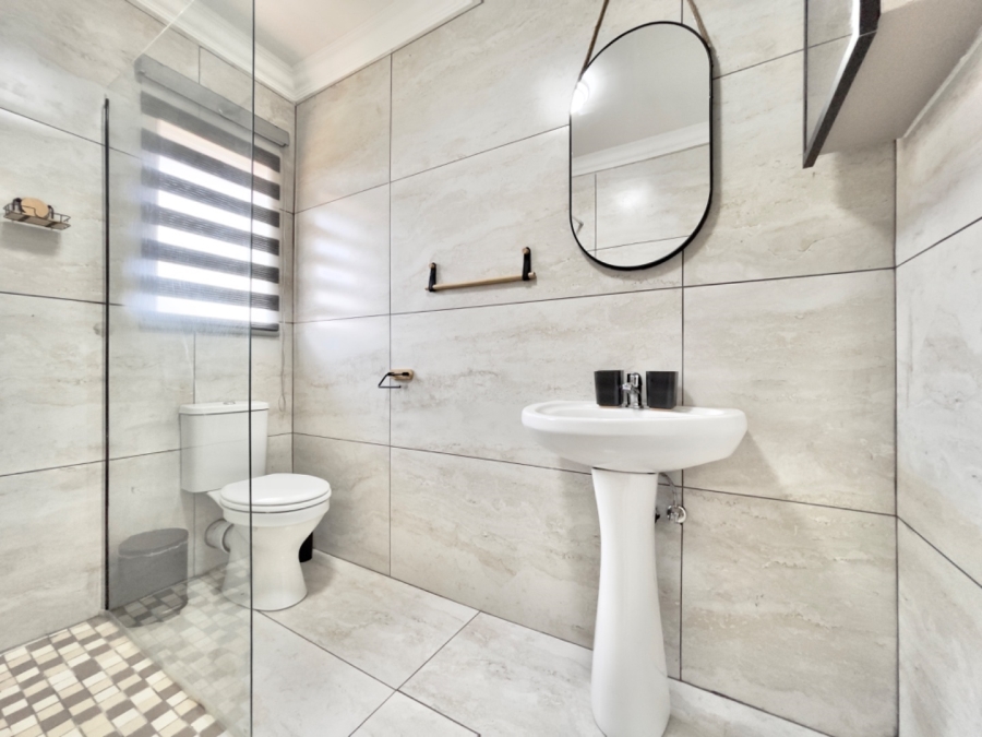 To Let  Bedroom Property for Rent in Bonaero Park Gauteng