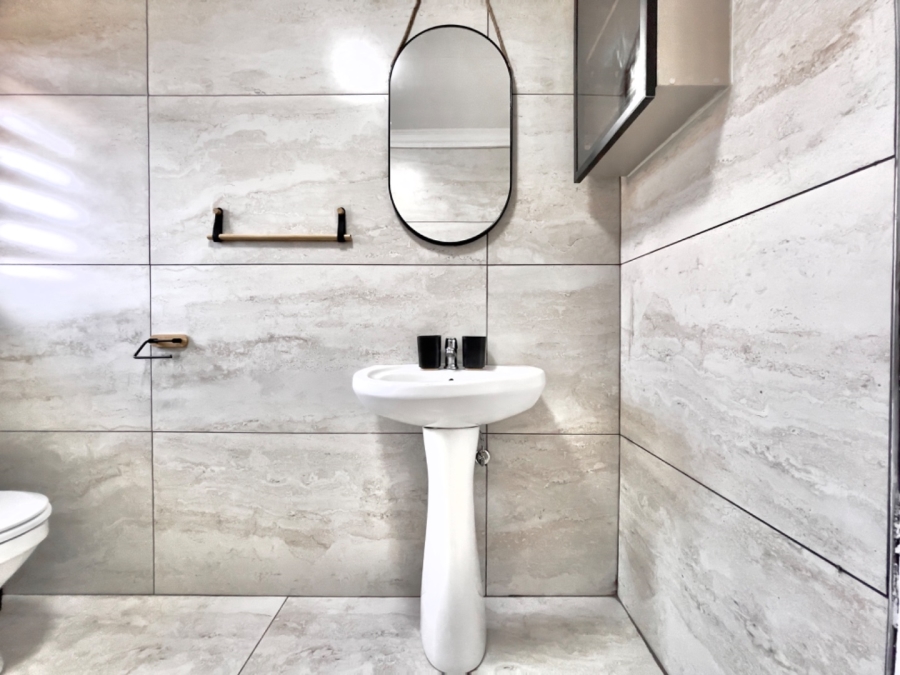 To Let  Bedroom Property for Rent in Bonaero Park Gauteng