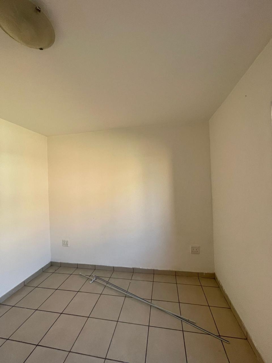 To Let 2 Bedroom Property for Rent in Witfield Gauteng