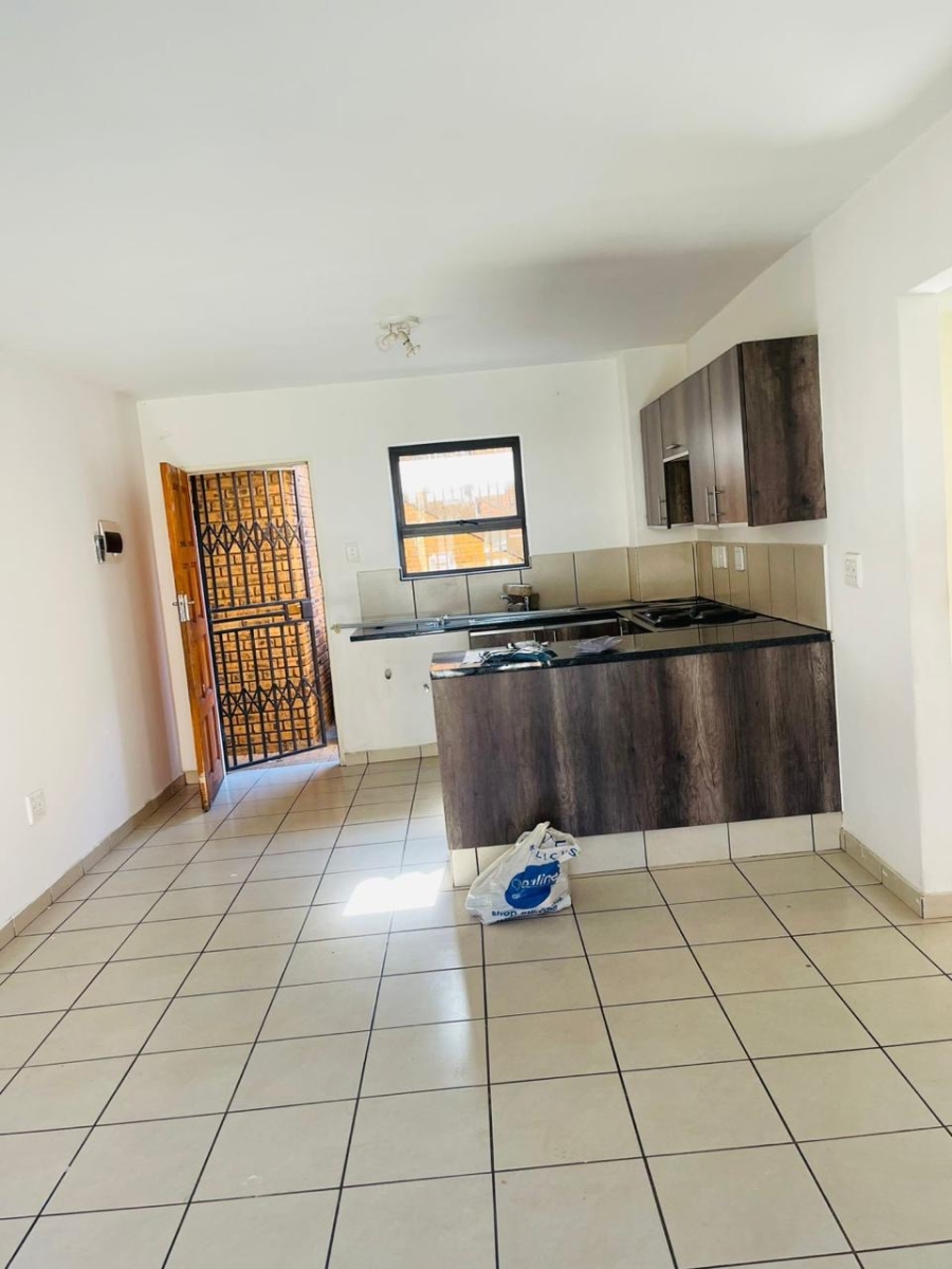 To Let 2 Bedroom Property for Rent in Witfield Gauteng