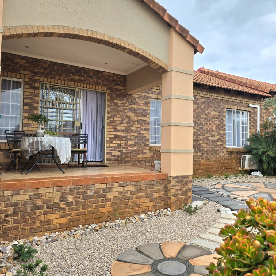 2 Bedroom Property for Sale in Equestria Gauteng