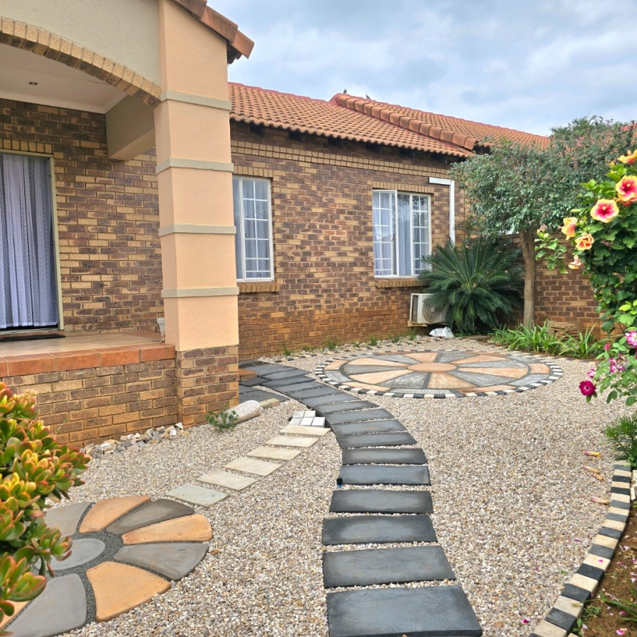 2 Bedroom Property for Sale in Equestria Gauteng