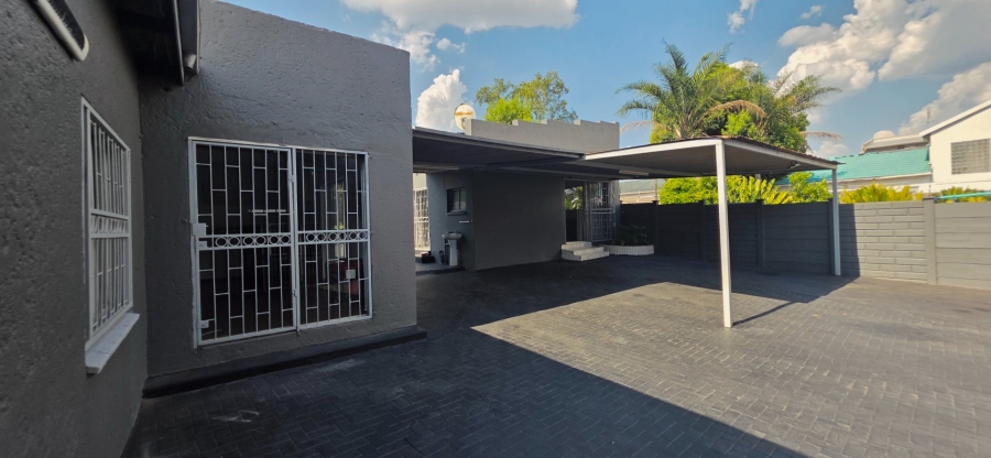 4 Bedroom Property for Sale in Erasmia Gauteng