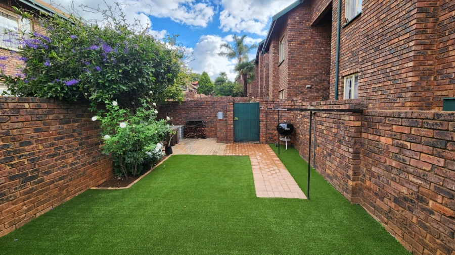 2 Bedroom Property for Sale in Zwartkop Gauteng