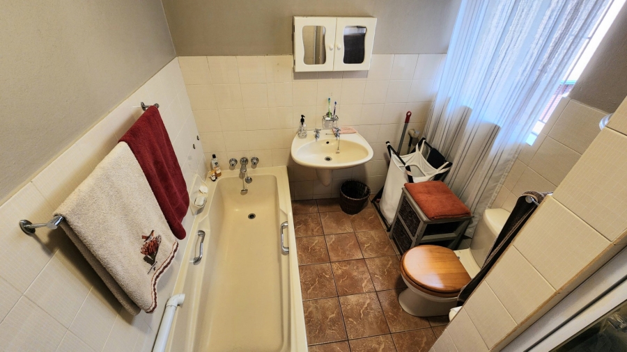 2 Bedroom Property for Sale in Zwartkop Gauteng