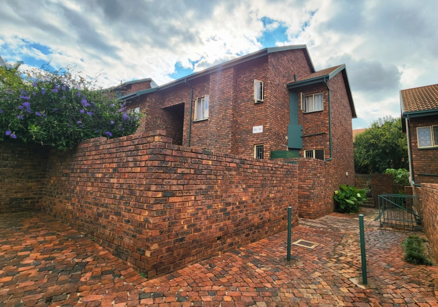 2 Bedroom Property for Sale in Zwartkop Gauteng