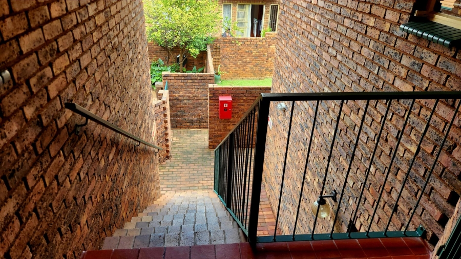 2 Bedroom Property for Sale in Zwartkop Gauteng