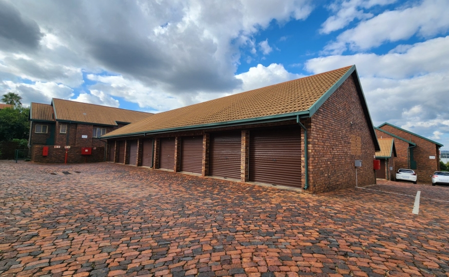 2 Bedroom Property for Sale in Zwartkop Gauteng