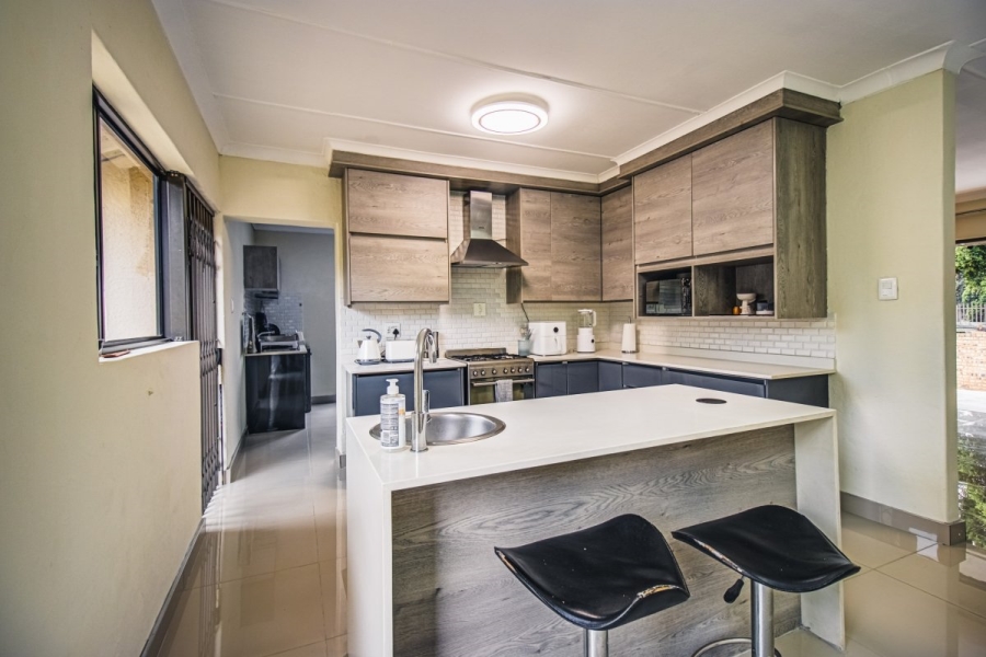 3 Bedroom Property for Sale in Buurendal Gauteng