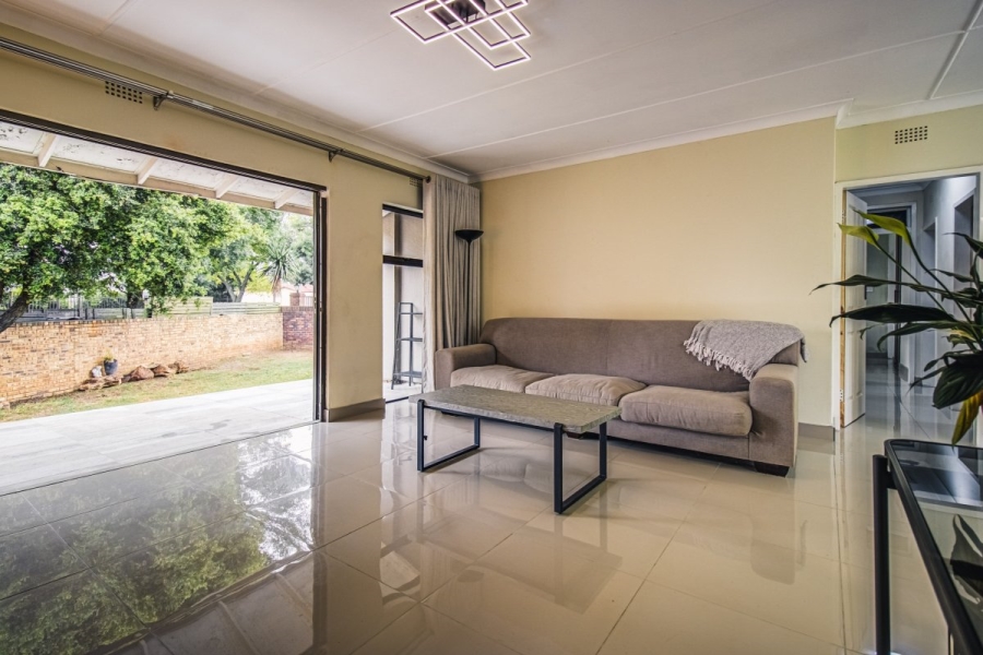 3 Bedroom Property for Sale in Buurendal Gauteng