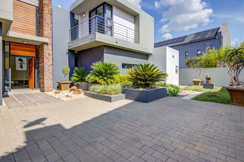 4 Bedroom Property for Sale in Glen Eagle Estate Gauteng