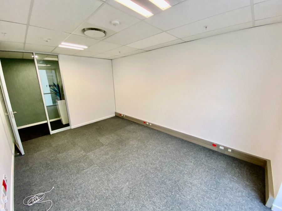 To Let Commercial Property for Rent in Vorna Valley Gauteng
