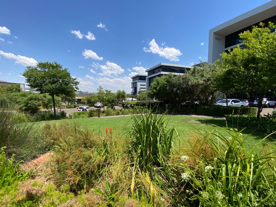 To Let Commercial Property for Rent in Vorna Valley Gauteng