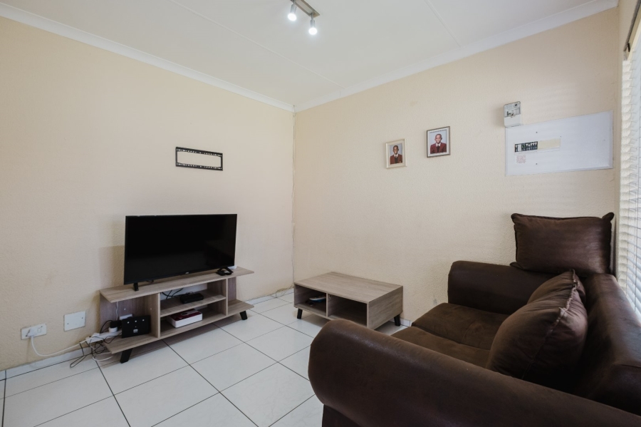 2 Bedroom Property for Sale in Mondeor Gauteng